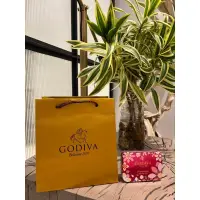 在飛比找蝦皮購物優惠-《現貨》GODIVA限量鐵盒裝巧克力