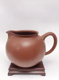 在飛比找Yahoo!奇摩拍賣優惠-台灣三希 特大茶海 (满水600c.c.)  側杯 瓷壺 瓷