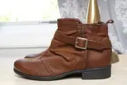 Miz Mooz - Leather Ankle Boots w Buckle - Suzy - Hazelnut - EU 41