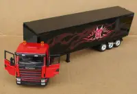 在飛比找Yahoo!奇摩拍賣優惠-SCANIA T420 紅色二軸拖頭+黑色三軸貨櫃車 1/4