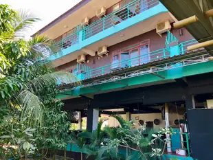 河中海豚飯店River Dolphin Hotel