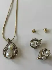 Pearl and Silver Curve Cloud Necklace and Earrings Set