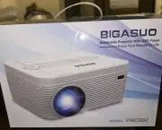 BIGASUO PRO302 HD BLUETOOTH PROJECTOR BUILT IN DVD PLAYER NIB