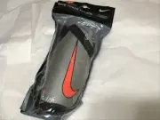 Nike youth unisex soccer shinguard charge medium size, NEW