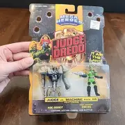 Mega Heroes Judge Dredd Mattel 1995 Judge vs. Machine Pack #6 Figure Set