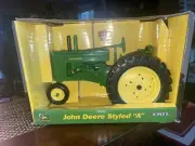 Ertl John Deere Styled "A" Tractor 1/16 Scale