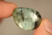 *EMERALD* Tumbled Stone 3cm 14.1g Healing Crystal, Love Hope Prophecy Wisdom