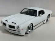 JADA BTM 1970 PONTIAC FIREBIRD WHITE 1:24 DIECAST MODEL CAR NEW NO BOX