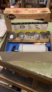 Vintage Mirro Cookie Pastry Press W/ Discs, Tips, & Booklets 358-AM Box AS-IS