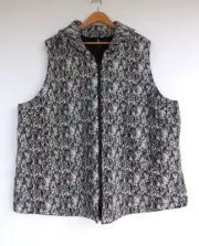 Taking Shape Vest 24 Quilted Knitted Womens TS Black White Collar RRP $149.99