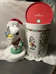 Hallmark 2024 Peanuts 9 1/2” Christmas SNOOPY WOODSTOCK Wood Nutcracker Peanuts