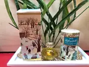 Avon unforgettable Minuette Duet, Talc And Perfume. Vintage NOS.