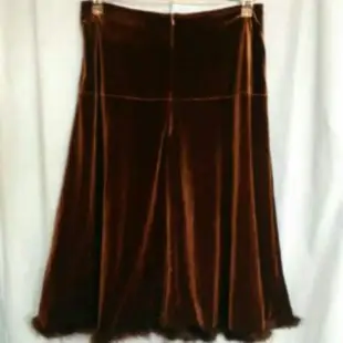 Aimilan愛蜜蘭時尚名品。巧克力色絨毛及膝裙。L Size。雪尼絨修飾搖擺裙。