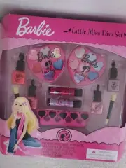 NWT BARBIE LITTLE MISS DIVA MAKEUP SET
