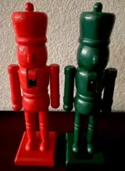 Red & Green Wooden Nutcrackers 8” Soldiers Christmas Decor New