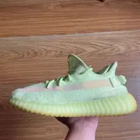 在飛比找蝦皮購物優惠-《二手寄賣》Yeezy 350 螢光綠 US10 有原盒 鞋