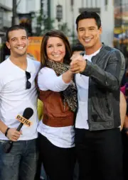 Mark Balas, Bristol Palin Mario Lopez pose on the set of "Extra" a- Old Photo