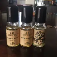 在飛比找蝦皮購物優惠-【慕藝】正台灣檜木精油 10ml 滾珠瓶 黃檜 紅檜 香衫