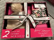 Betsey Johnson 2 Piece Gift Set POMPOM Hat & And CARD CASE BRAND NEW IN BOX