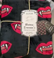 Halloween Vampire Fangs Blanket Black Red Fangs Lips Throw 60" X 90" NEW