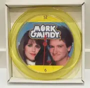 Mork & Mindy 7" Yellow novelty wall/desk clock Brand New Robin Williams