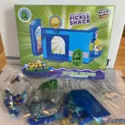 Cats Vs Pickles 92 Piece’s Construction Set Pickle Shack Building Bricks