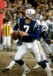 Quarterback Bert Jones Baltimore Colts drops back to pass v the Oa- Old Photo 1