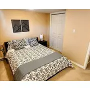 Home In Prestigious Glenora | 5 Min From Downtown & River Valley | Jacuzzi Tub!