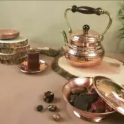 Italian Model Copper Teapot Stovetop Hammered Tea Kettle with Wooden Handle