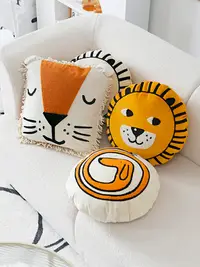在飛比找松果購物優惠-可愛動物 ins風現代簡約獅子沙發抱枕套靠枕 (5.4折)