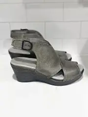 Dansko Vanda Distressed Leather Peep Toe Platform Wedge Sandal Shoes 8.5 39 Gray