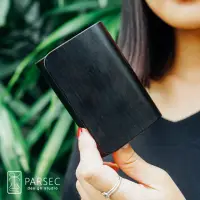 在飛比找momo購物網優惠-【PARSEC】樹革正黑檀名片夾