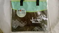 在飛比找Yahoo!奇摩拍賣優惠-【股東會紀念品】Jack Wolfskin 飛狼 手提袋 春