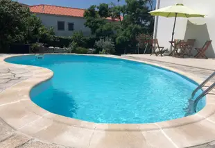 本波斯塔莫加多魯 9 房宅邸飯店 - 附私人游泳池與專屬花園及無線上網