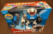 KIDS STUFF REMOTE CONTROL SPACE ROBOT IN Blue (NEW)