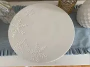 Threshold Target Cake Stand Plate Platter Creamy White Snowflakes Stoneware NEW