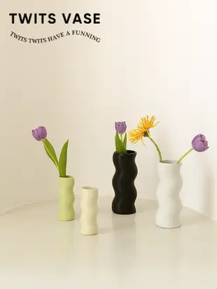 簡約風陶瓷花瓶擺件 扭扭毛毛蟲設計 可愛桌面裝飾 (8.3折)