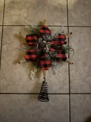 Buffalo Check & Foliage Snowflake Tree Topper