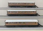 Hornby Flying Scotsman / Mallard Gresley Teak Coaches (Set of 3)