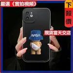 天使眼手機殼潮牌NASA小熊適用IPHONE 15 PRO MAX12蘋果14個性原創11軟套13保護殼6 7 8P加厚