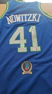 Dirk Nowitzki Autographed Jersey Mitchell & Ness Beckett Certified