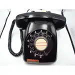 (現貨)早期。600-A2 轉盤式電話 1975年日立生產 (黑) 可撥接、當擺設、收藏(功能正常，已清潔乾淨)