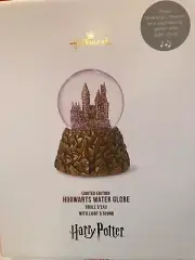 HALLMARK 2020 LIMITED EDITION HARRY POTTER HOGWARTS WATER SNOW GLOBE NIB RARE