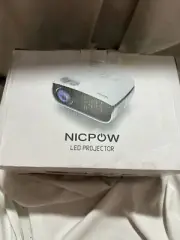 Nicpow RD850 White Black Portable 50 Watts 1080p Mini LED Projector B3