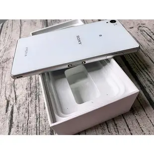 【二手】SONY XPERIA Z3 附配件 售後保固10天