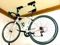 在飛比找Yahoo!奇摩拍賣優惠-YP逸品小舖 自行車滑輪掛架 屋頂掛架 吊架 節省空間 單車