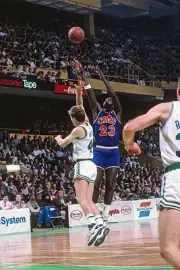 Tyrone Corbin Cleveland Cavaliers shoots over Mark Acres Boston Ce- Old Photo
