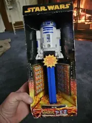 STAR WARS R2-D2 GIANT PEZ CANDY ROLL DISPENSER PLAYS MUSIC