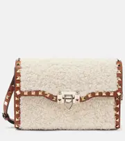 [Valentino Garavani] Valentino Garavani Rockstud Small shearling shoulder bag One Size neutrals