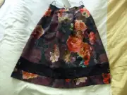 Beautiful flared floral midi skirt from Oasis Occasionwear size 8 BNWT RRP £60